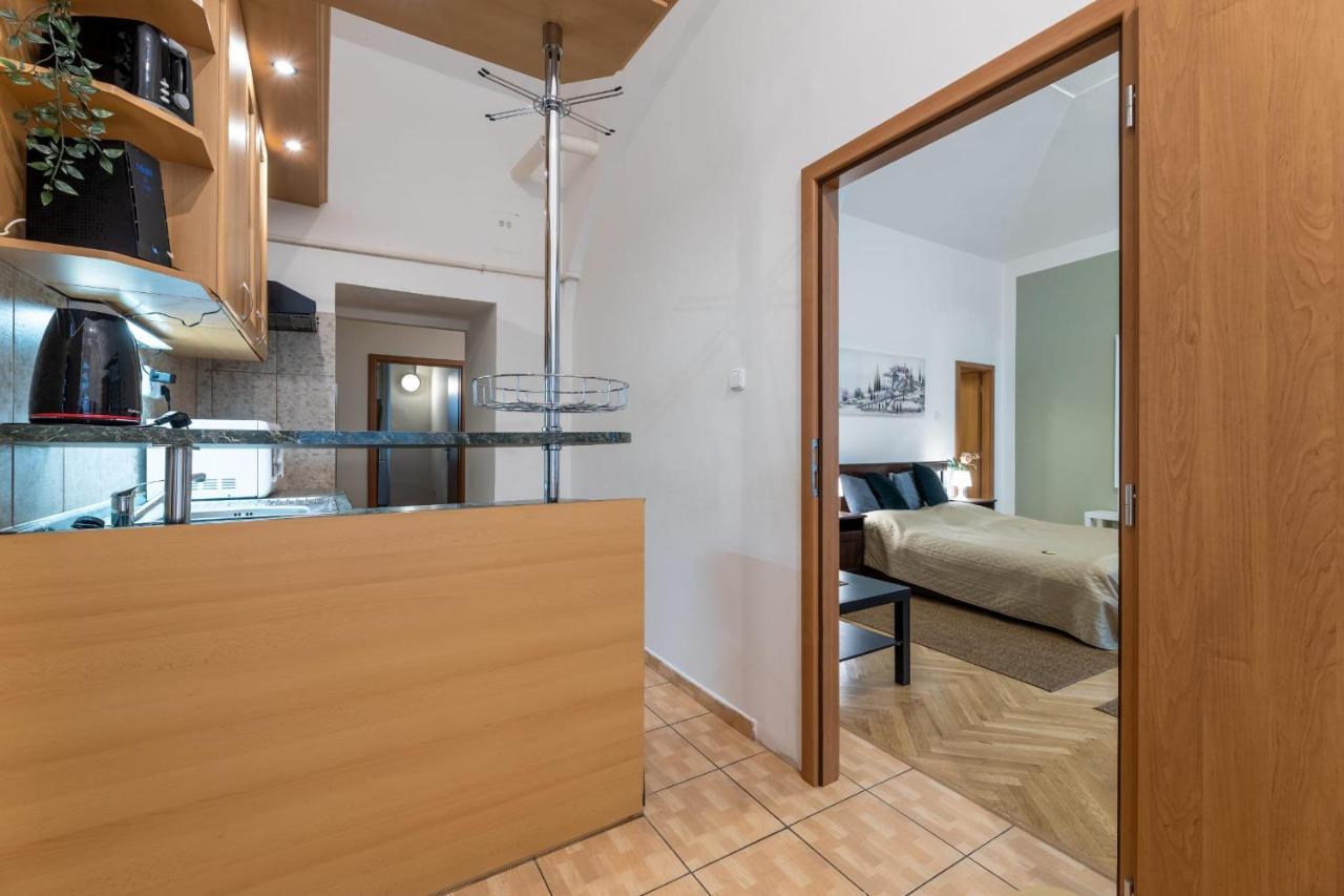 Spacious 3 Bedroom Apartment In The Heart Of Prague Ngoại thất bức ảnh