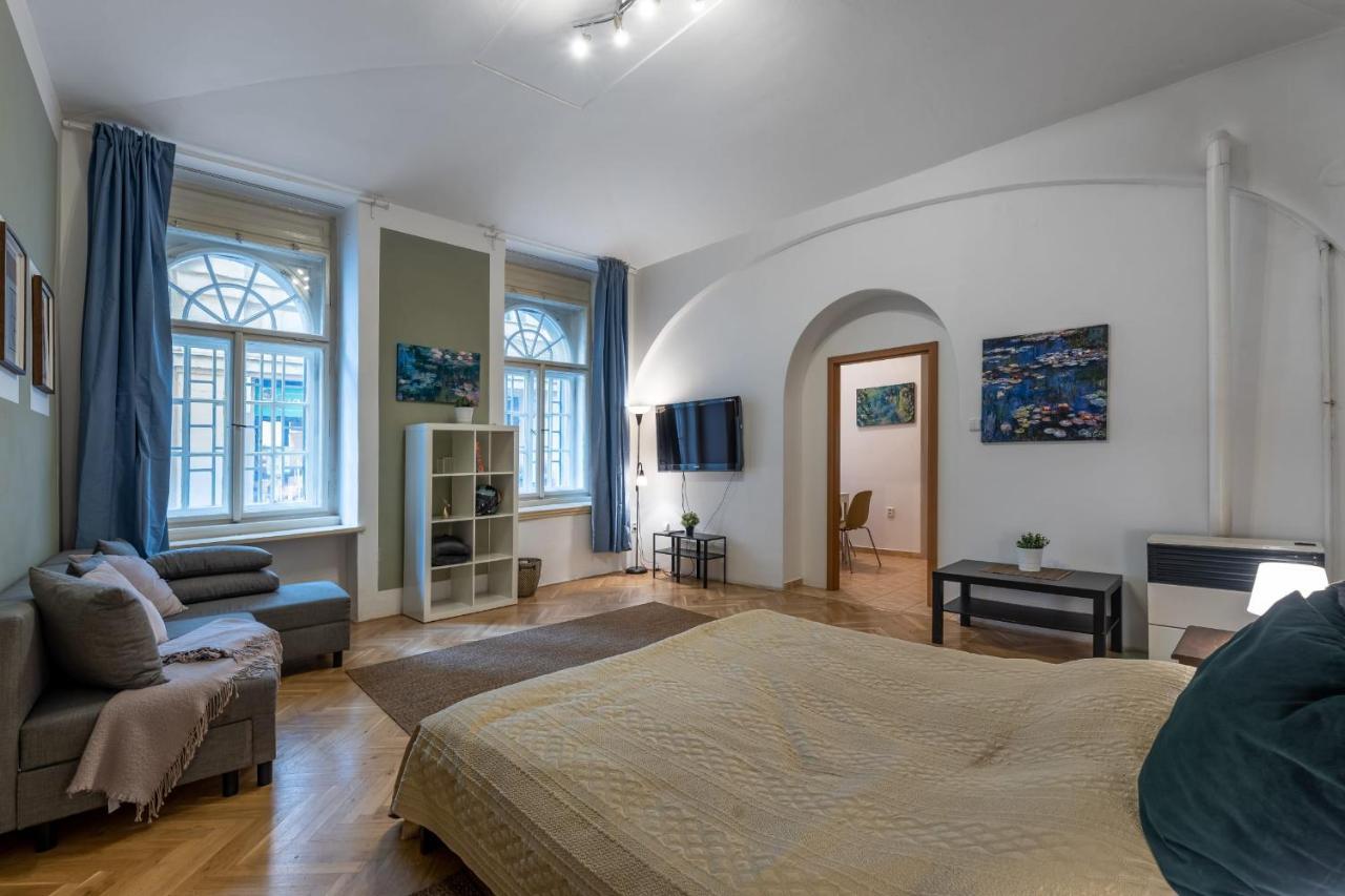 Spacious 3 Bedroom Apartment In The Heart Of Prague Ngoại thất bức ảnh