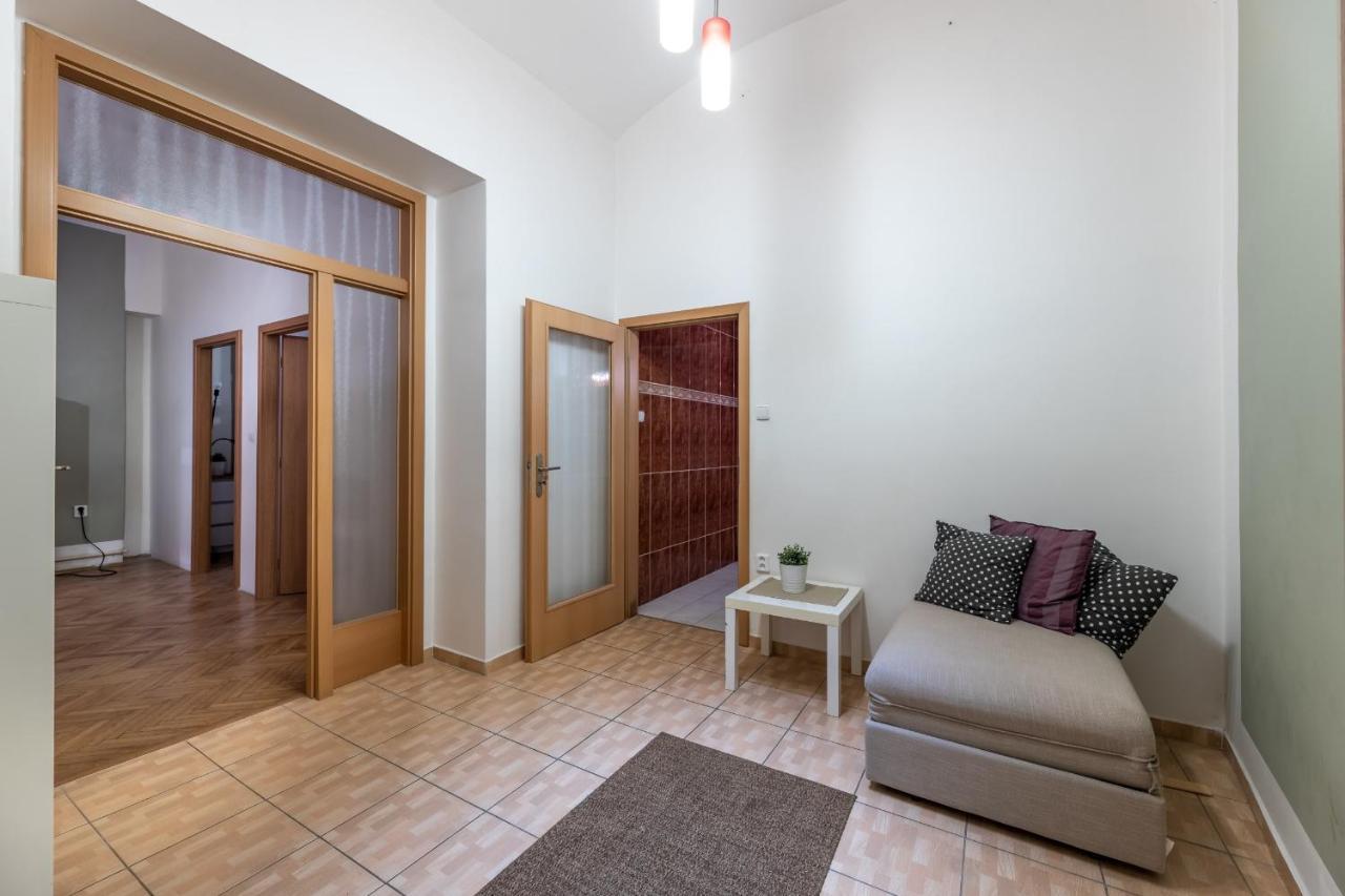 Spacious 3 Bedroom Apartment In The Heart Of Prague Ngoại thất bức ảnh
