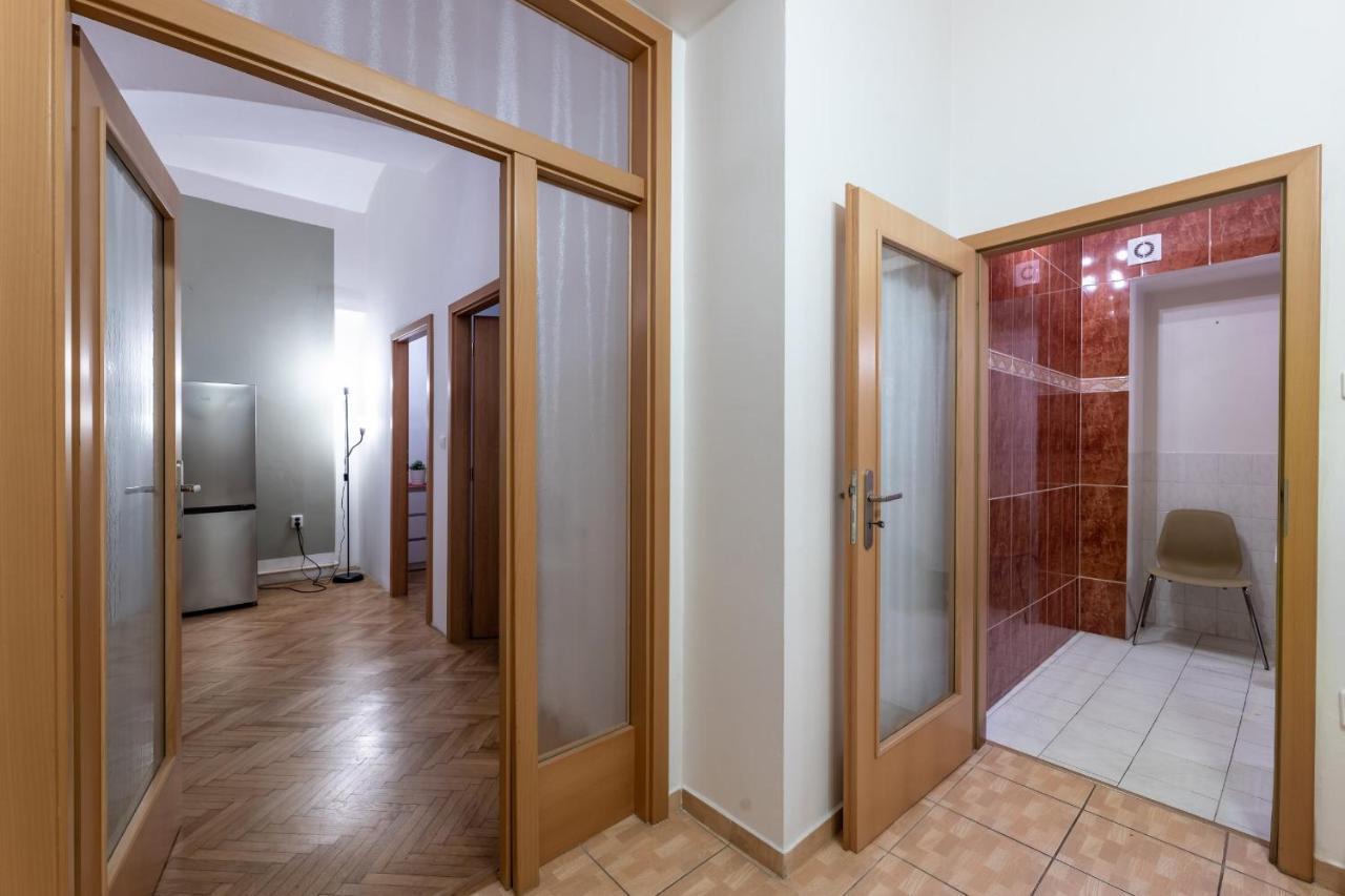 Spacious 3 Bedroom Apartment In The Heart Of Prague Ngoại thất bức ảnh