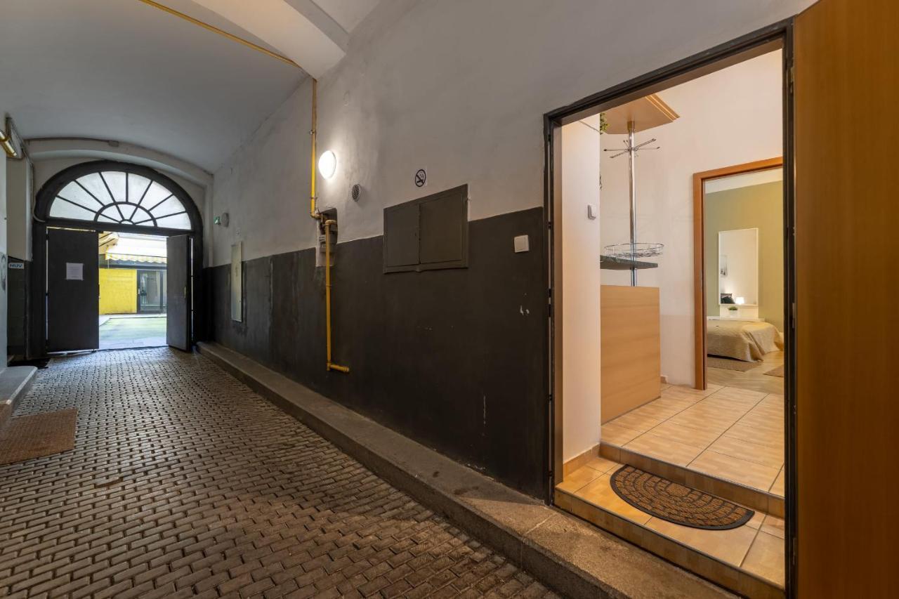Spacious 3 Bedroom Apartment In The Heart Of Prague Ngoại thất bức ảnh